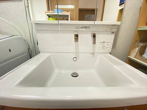 和歌山市吉田中古住宅の独立洗面台