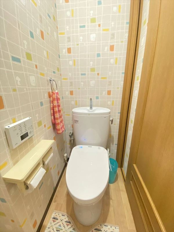 和歌山市吉田中古住宅のトイレ