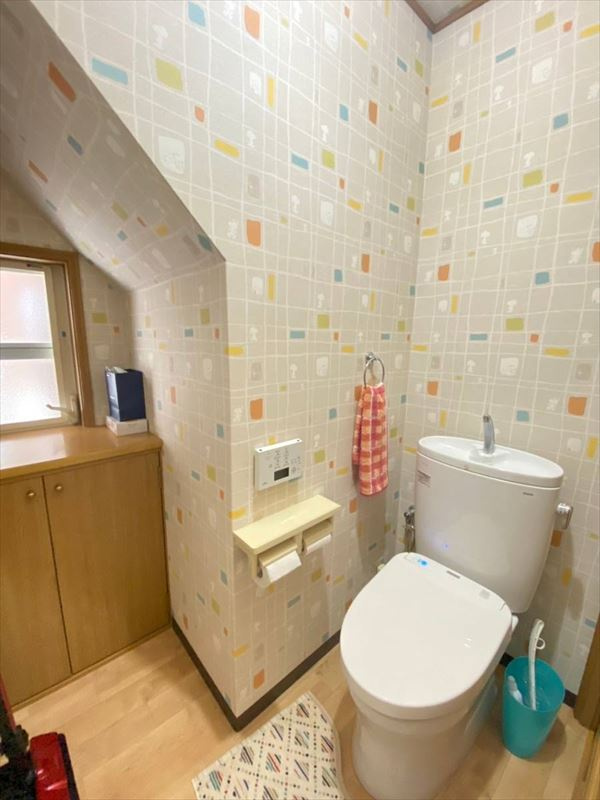 和歌山市吉田中古住宅のトイレ