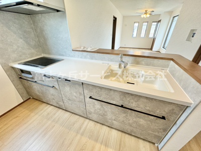 【キッチン】 | 静岡市葵区上足洗2丁目 未入居 | 広々としたキッチンです