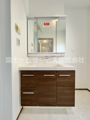 【独立洗面台】 | 静岡市葵区上足洗2丁目 未入居 | 朝の身支度に便利な独立洗面台です