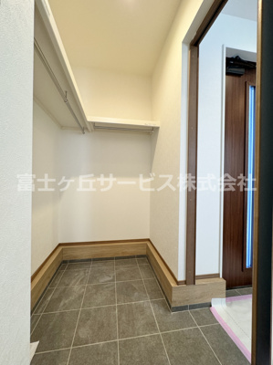 【収納】 | 静岡市葵区上足洗2丁目 未入居 | 玄関の収納スペースが広くて便利です