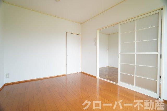 ピュアコートAの居間・リビング