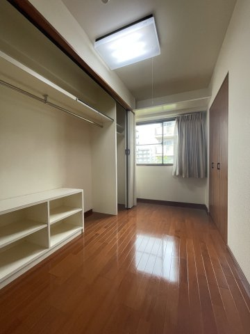 アルファガーデン桜町の洋室