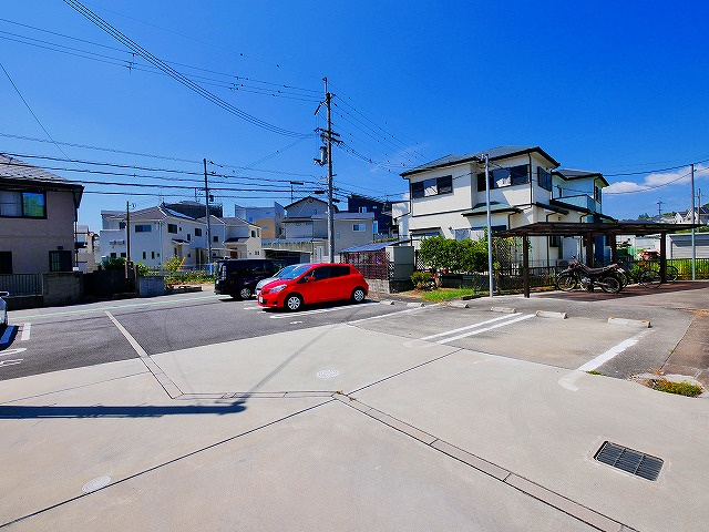 みむろハイツの駐車場|車をお持ちの方に嬉しい駐車場付きの物件です