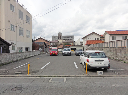 ダイイチ横駐車場の外観