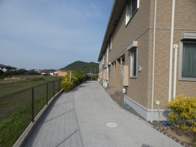 【駐車場】 | グレース天花 | 駐車場があるので、車を買う予定の方も安心です