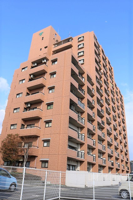 グランフィル久米東の外観|派手さではなく、品のある存在感。