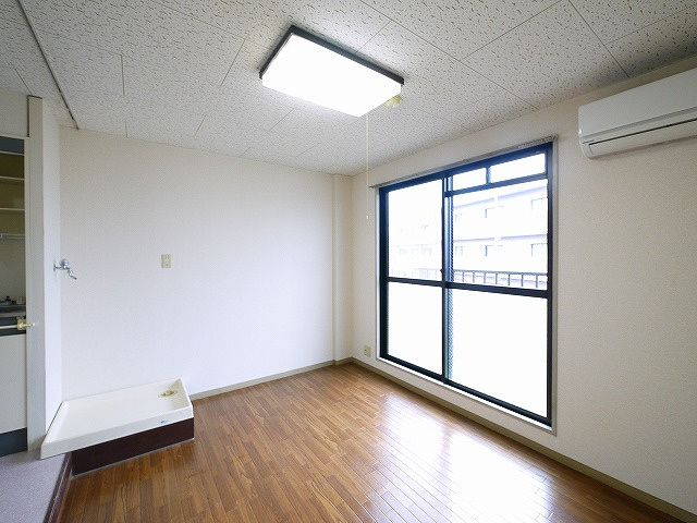 ジュネス神殿の内装|きれいな内装です