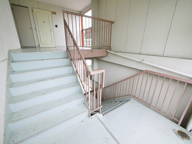 ジュネス神殿のその他共用部分|明るい共有スペース