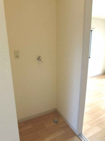 幸ハイツの設備|室内洗濯機置き場