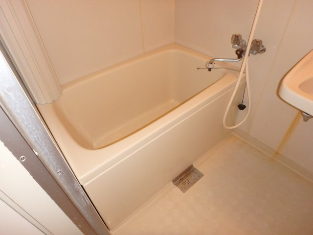 蟹ヶ谷ハイツの浴室|他のお部屋の参考写真となります。