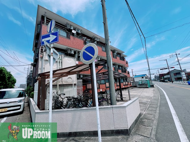 サンシャイン岩倉の外観