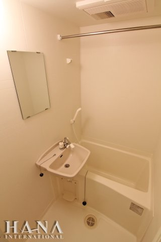 レオパレスcomfortの洗面所