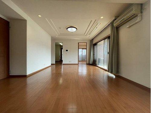 アルファガーデン中央公園の居間・リビング