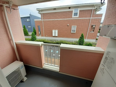 【バルコニー】 | メルヴェールナカムラ壱番館