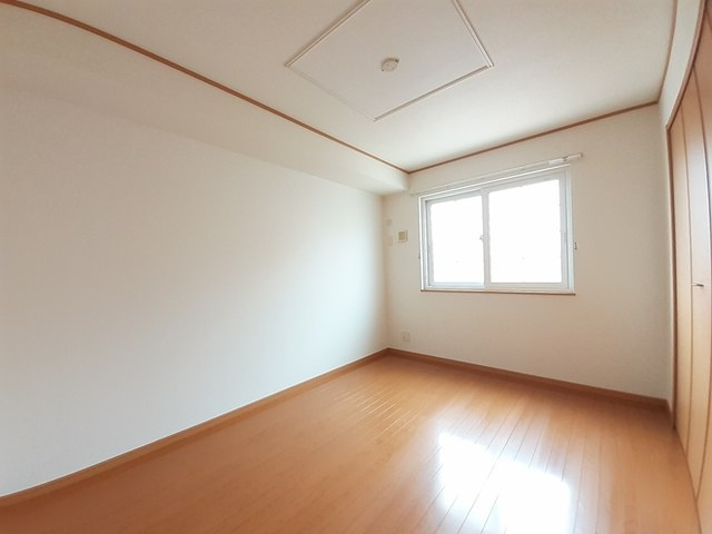 メルヴェールナカムラ壱番館の寝室|居室・リビング