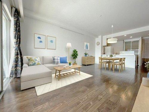 アルファステイツ錦町の居間・リビング|CG合成で家具を配置したイメージです。画像内にある家具などが実際に配置されるわけではございません。