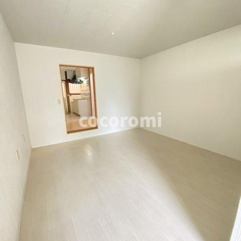 寝屋川市寿町貸家の居間・リビング