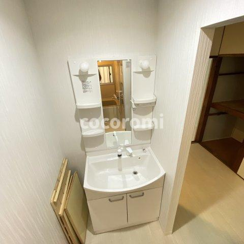 寝屋川市寿町貸家の洗面所