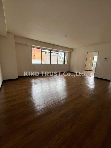 TSUSHIMAの居間・リビング|こちらのリビングで趣味の時間をお楽しみください