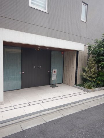 グランウィッシュ浅草EASTのエントランス