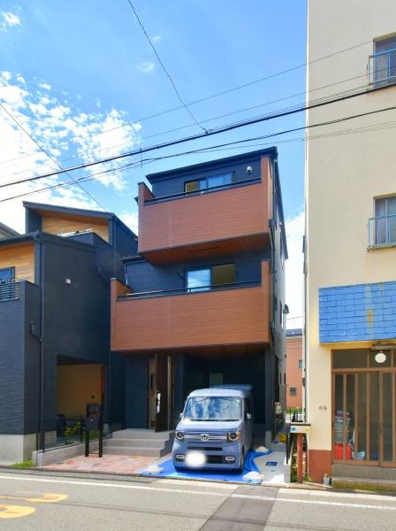 横浜市磯子区滝頭２丁目の新築一戸建の前面道路含む現地写真|周辺環境も合わせてご案内させて頂きます！
お気軽にお問い合わせ下さい！