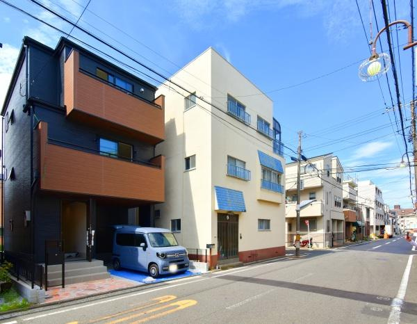 横浜市磯子区滝頭２丁目の新築一戸建の前面道路含む現地写真|陽当りの良さ、住環境を現地にてご確認下さい！
周辺環境も合わせてご案内させて頂きます！