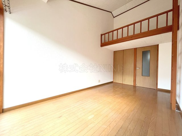 ブルーメンプラツェの居間・リビング