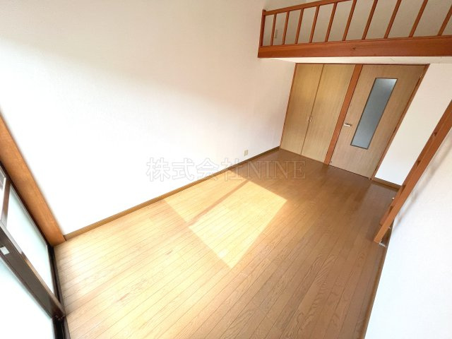 ブルーメンプラツェの居間・リビング