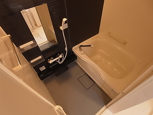 神戸市須磨区古川町３丁目のアパートの浴室