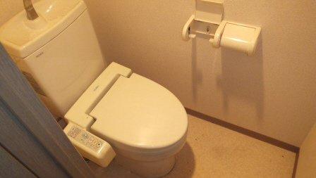 コンフォースＫの洗面所|ウォシュレット付きです