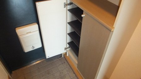 コンフォースＫの玄関|下駄箱付きの玄関です