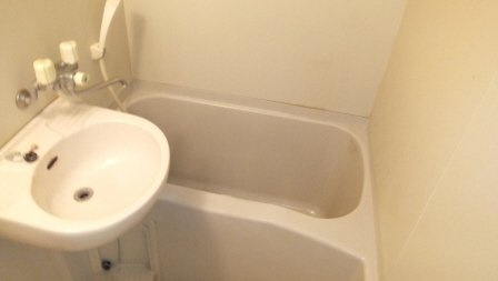 コンフォースＫの浴室|洗面台付きです