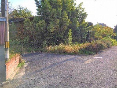 高松市鬼無町　土地の前面道路含む現地写真