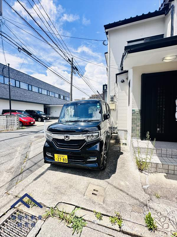 西区石丸2丁目　戸建ての駐車場