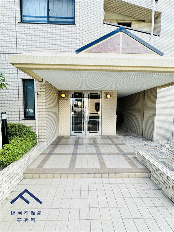 春日原パーク・ホームズのエントランス