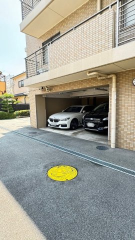 ステイツ苦楽園の駐車場|敷地内駐車場