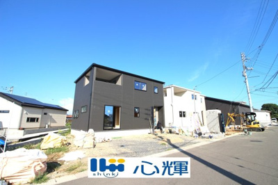 【前面道路含む現地写真】 | リーブルガーデン防府市開出 第２（１号棟） | 現地（2024年9月26日撮影）
整備された道路に面する現地は、コミュニティー以外の方々の出入りも少なく、お車の出し入れも楽々です。