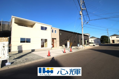 【前面道路含む現地写真】 | リーブルガーデン防府市開出 第２（２号棟） | 整備された道路に面する現地は、コミュニティー以外の方々の出入りも少なく、お車の出し入れも楽々です。