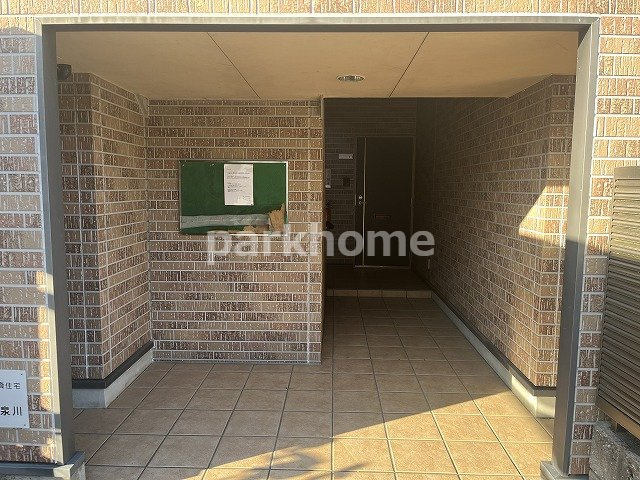 フォブール泉川のエントランス