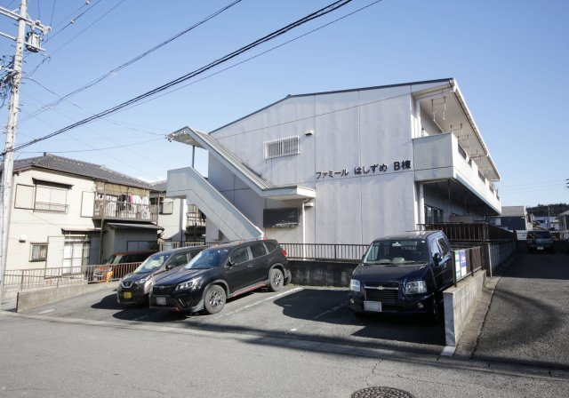 ファミール橋爪Ｂ棟の駐車場