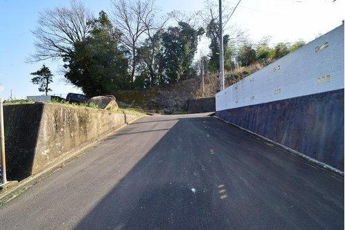 香川町浅野　土地の前面道路含む現地写真