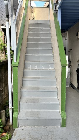 月見ハイツのエントランス