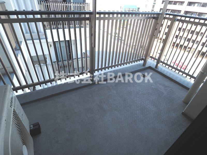 福岡市中央区長浜３丁目の賃貸マンションのバルコニー