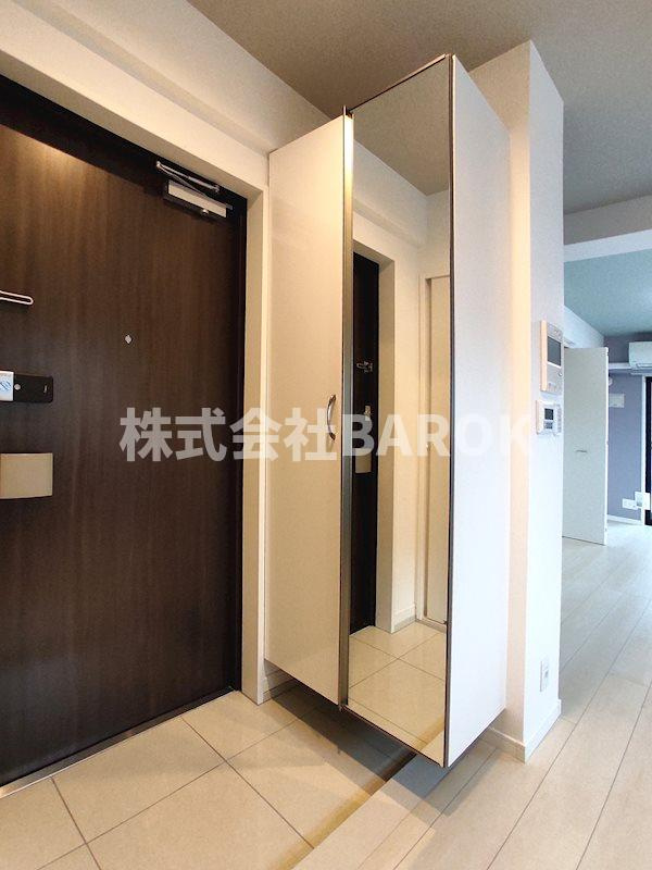 福岡市中央区長浜３丁目の賃貸マンションの玄関