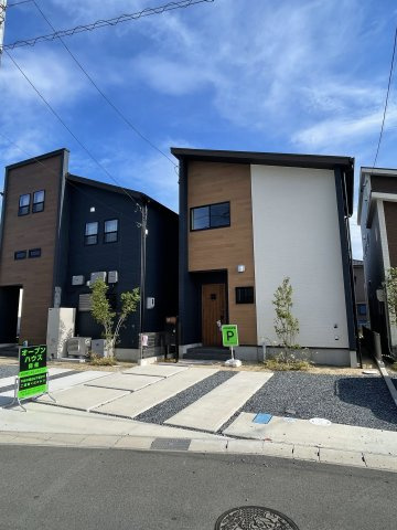 プレサンスアージュ弥富平島町の外観