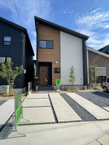 プレサンスアージュ弥富平島町の外観