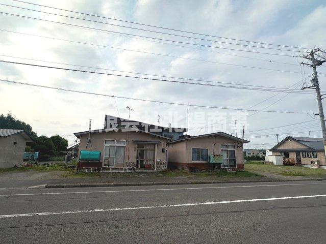 中標津町西6条北3丁目　戸建て3棟の前面道路含む現地写真
