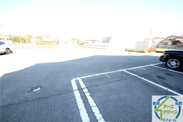マウントック・レオの駐車場|車をお持ちの方に嬉しい駐車場付きの物件です